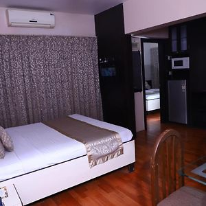 Hotel Bharat Avenue